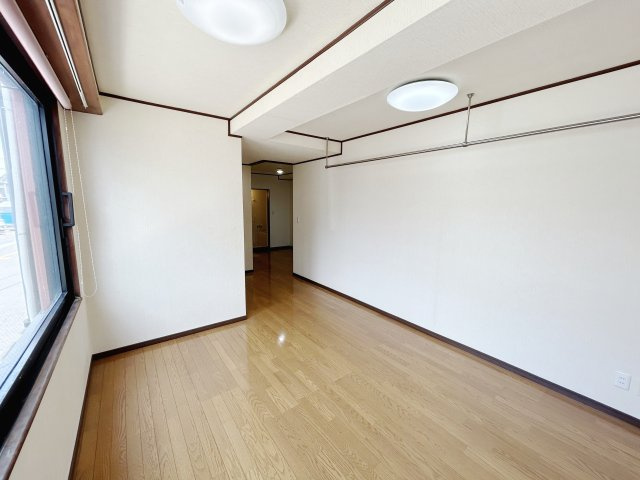 【居間・リビング】 | いずみ壱番館