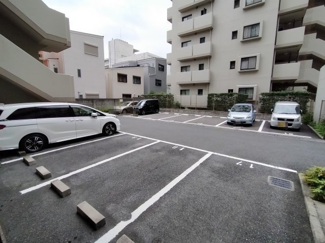 ヒューマンズ京橋弐番館の駐車場|駐車場です。