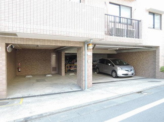 【駐車場】 | 平置き駐車場です。