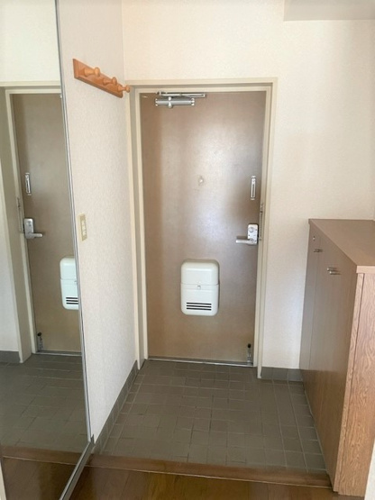 【玄関】 | ルミエール薬師寺