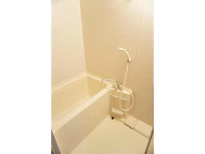 【浴室】 | ロイヤルハイツ | ゆったり過ごせるお風呂です