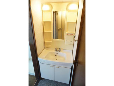 【洗面所】 | ロイヤルハイツ | 使いやすい洗面所です