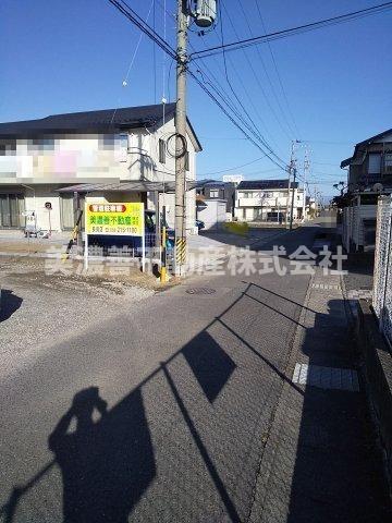 ５７６２２　岐阜市長良友瀬土地の前面道路含む現地写真