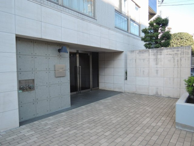 【エントランス】 | シティオ千鳥町 | エントランス部分です。