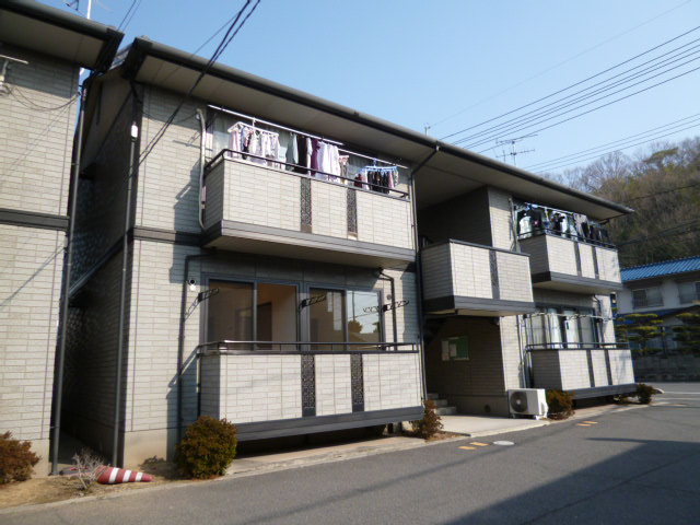 都窪郡早島町早島のアパートの外観