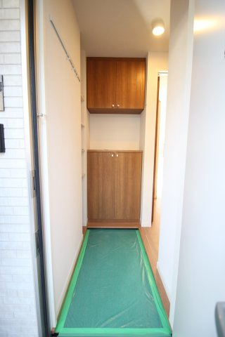 ルミナスクレストの玄関