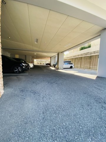 リスタ小笹の駐車場