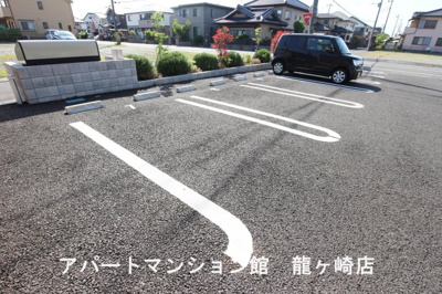【駐車場】 | ラ　リュミエール