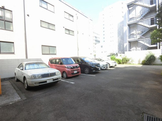 【駐車場】 | 平置き駐車場です。