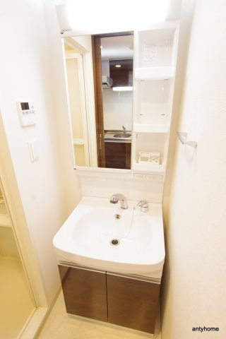 プランドール新大阪SOUTHレジデンス　仲介手数料無料の洗面所