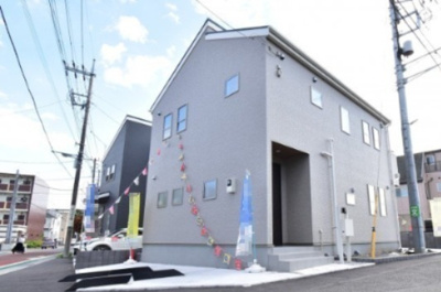 【外観】 | 日野市日野　新築分譲住宅 | 周辺環境に溶け込み、それでいて個性豊かなデザインは住まう人に優越感をもたらしてくれます。
