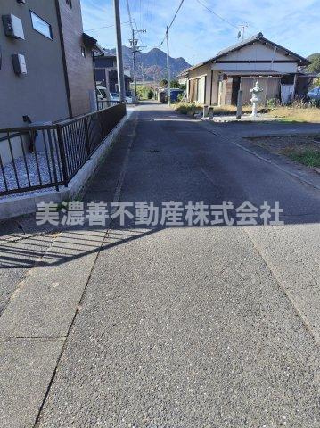 ５７６２３　岐阜市向加野土地の周辺