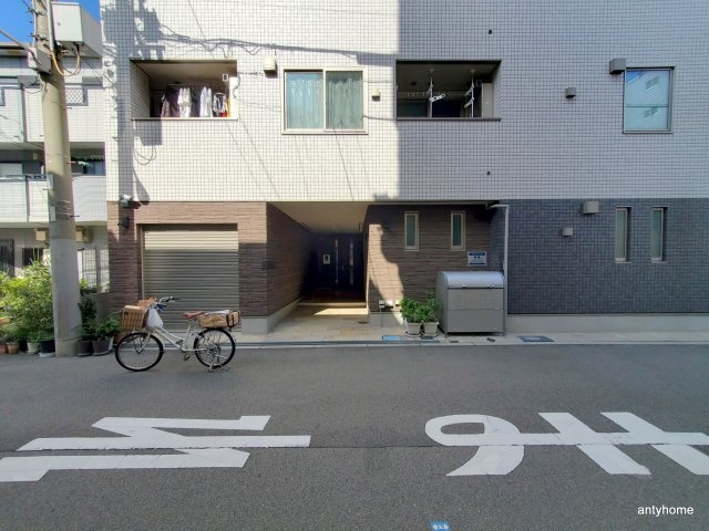 ヴィラモンシャン塚本　仲介手数料無料のエントランス