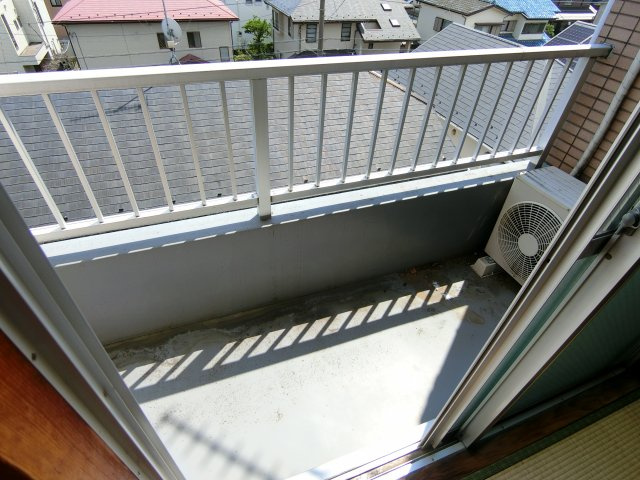 ローズシャトル1号館のバルコニー