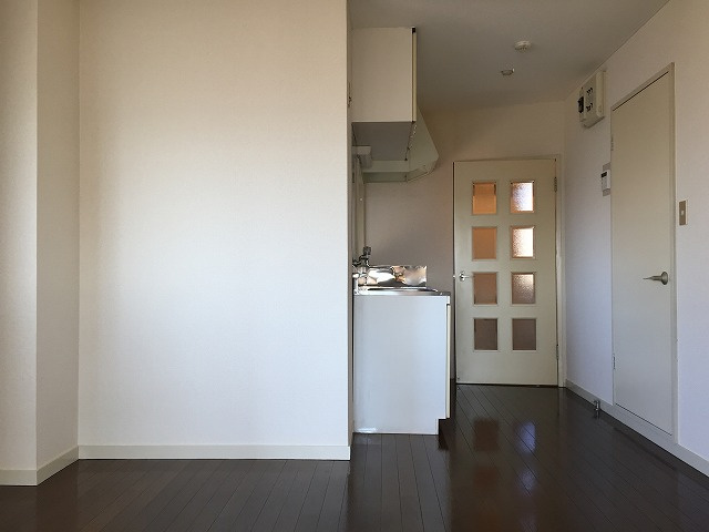 ローズシャトル1号館の居間・リビング