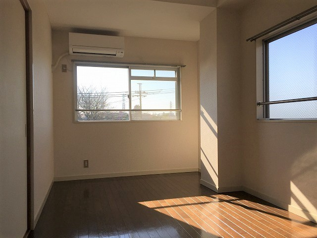 ローズシャトル1号館の寝室