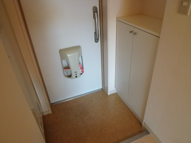 シェモア桜川の玄関