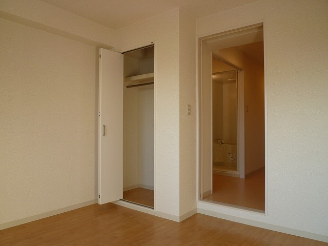 シェモア桜川の洋室