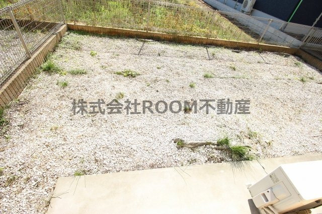 オーセンティック弐番館の庭
