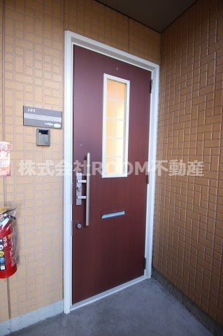 オーセンティック弐番館の玄関