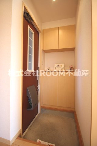 オーセンティック弐番館の玄関