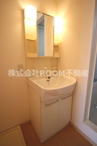 オーセンティック弐番館の独立洗面台