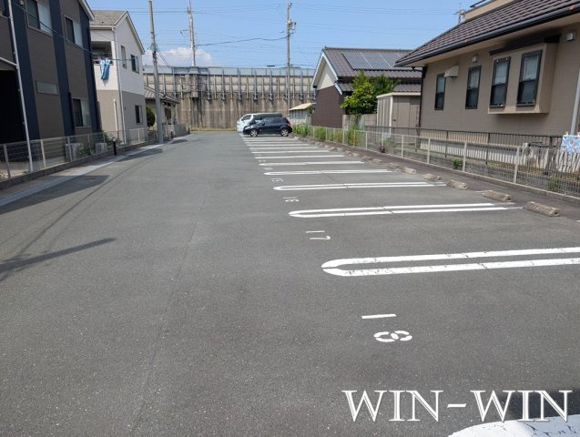 アイランド花月 Ⅱの駐車場