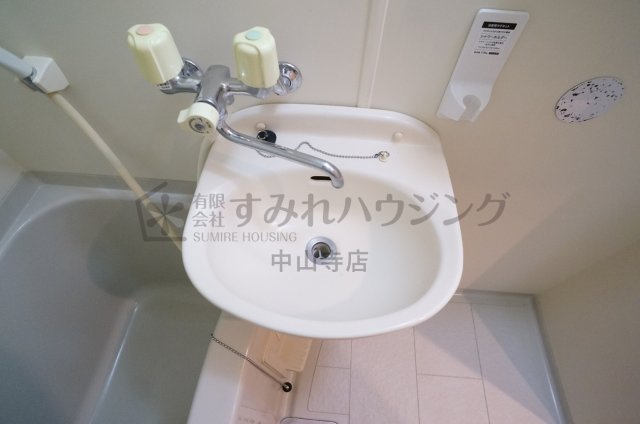 アッシュ宝塚の洗面所