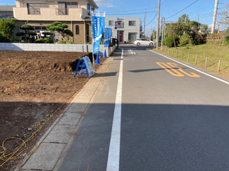 【前面道路含む現地写真】