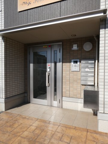 ポラリスのエントランス|オートロック玄関