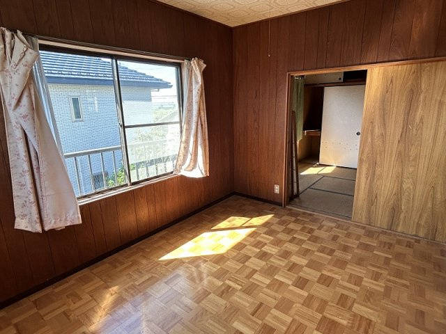 各務原市鵜沼羽場町6丁目の洋室