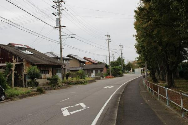 各務原市川島小網町　5DＫ+離れ+倉庫