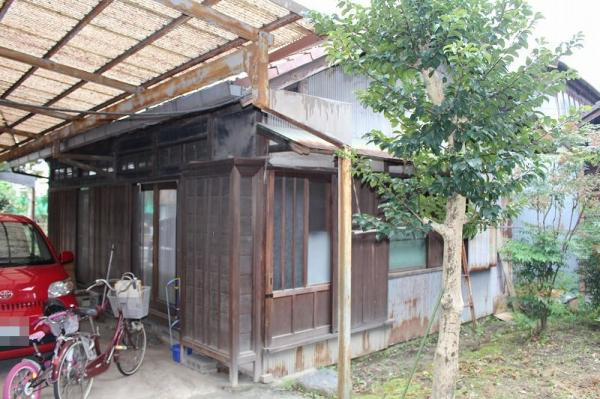 各務原市川島小網町　5DＫ+離れ+倉庫