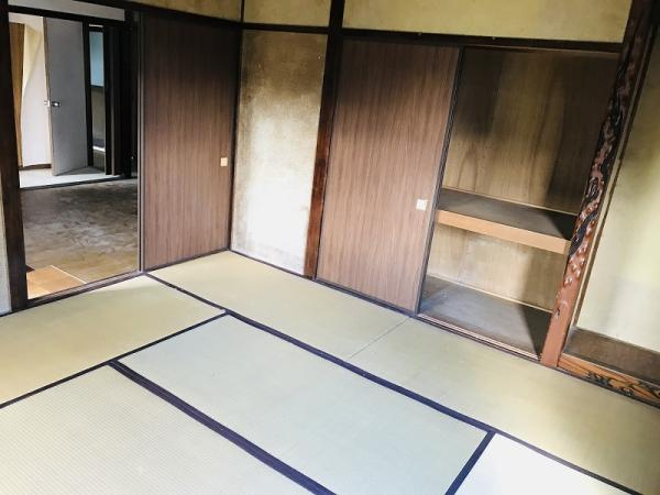 各務原市尾崎北町2丁目　5ＬＤＫの居間・リビング