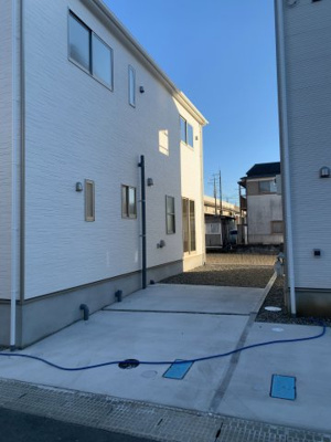 【駐車場】 | 大津市見世1丁目20　新築分譲 | 隣の駐車場との境界線です。
