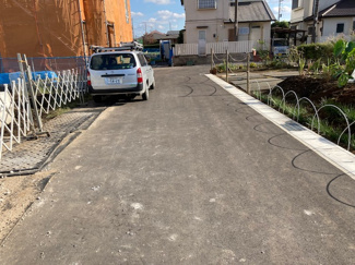 【前面道路含む現地写真】
