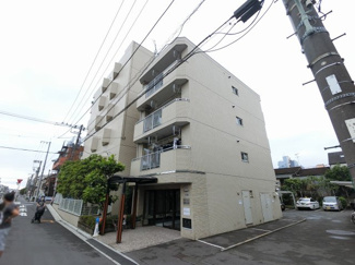 【外観】 | 総戸数３６戸、昭和６１年２月築、管理人は日勤勤務につき管理体制良好です♪
