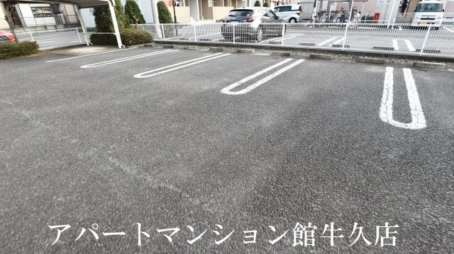 フラワⅠの駐車場