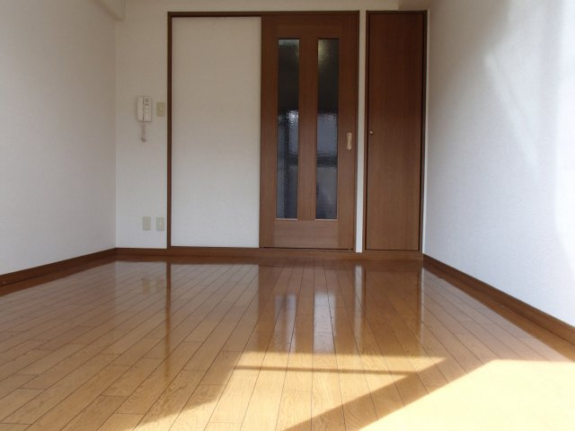 【内装】 | ビクトワール小阪 | 内装は落ち着いています