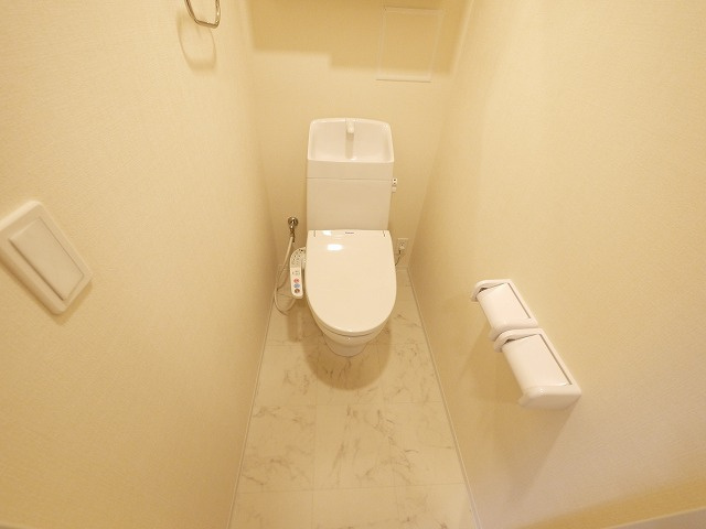 ロイヤルハイツしきⅡ番館のトイレ|シンプルで使いやすいトイレです