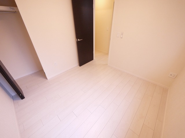 ロイヤルハイツしきⅡ番館の洋室|きれいな内装です