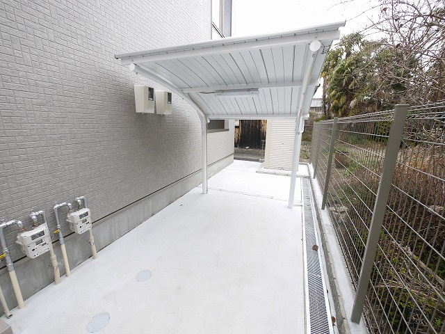 ロイヤルハイツしきⅡ番館のエントランス|毎日通るエントランスはこのようになっています