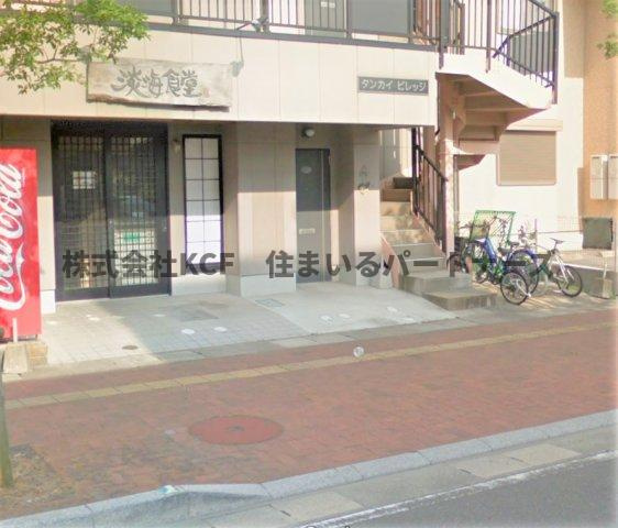 あきんどビルのエントランス