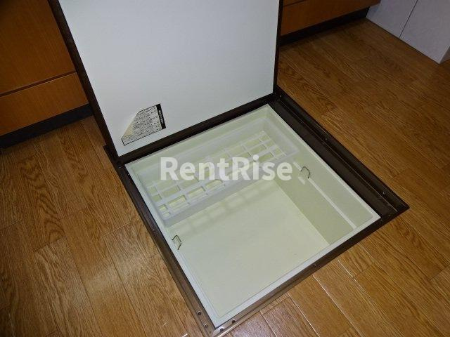 ウエストウッドのキッチン|キッチン床下収納