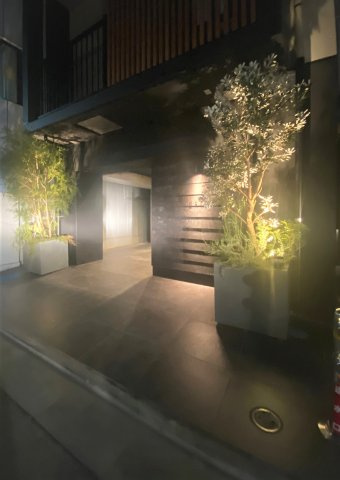 「防音マンション」日本橋ＧＲＩＴのエントランス|夜になるほど映えるエントランス