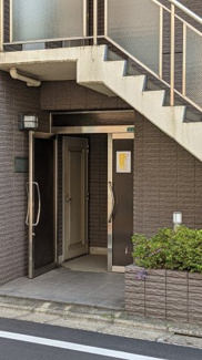 【エントランス】 | 落ち着いたエントランスです