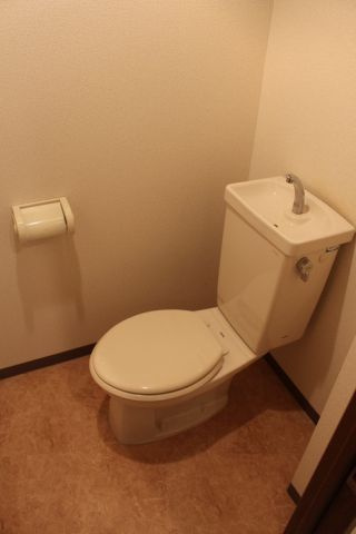 Grand Life春日野道（旧ハイツ坂本）のトイレ