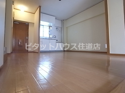 【居間・リビング】 | ウィンドヒル住道（旧シャトー光）