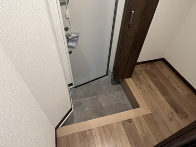 【玄関】 | Walkoneminutes 岡本