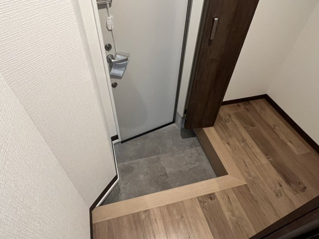 【玄関】 | Walkoneminutes 岡本